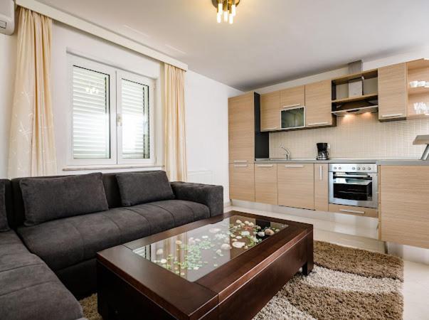 Apartments Villa Slavica Ičići Екстериор снимка